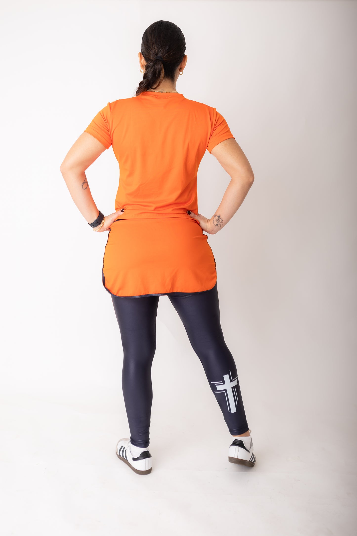 Moda Fitness Saia Calça Azul e Laranja