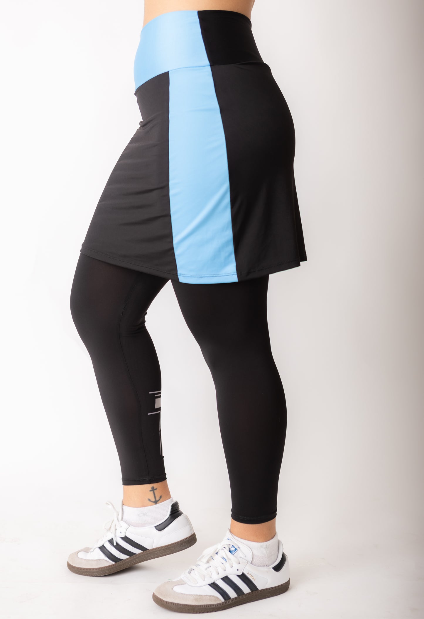 Moda Fitness Saia Calça Preto e Azul