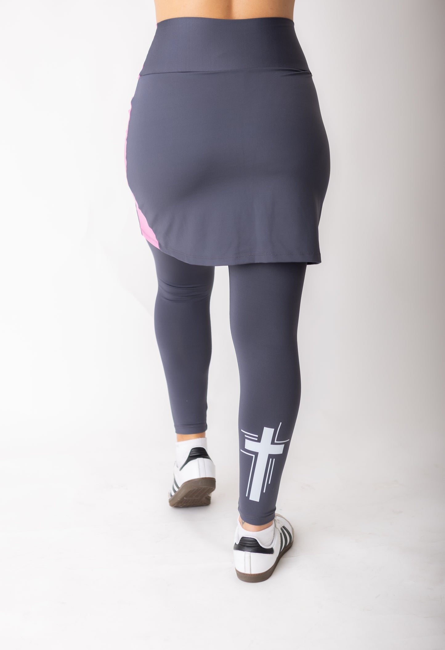 Moda Fitness Saia Calça Rosa e Cinza